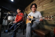 [#나눔동행] 장애 뛰어넘은 하모니 전자공학 교수의 희망노래