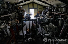 창고 꽉 채운 중고 헬스기구