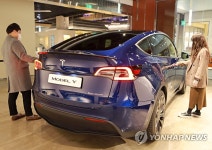 롯데백화점, 테슬라 Model Y 최초 공개