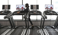 영업 준비하는 피트니스 센터