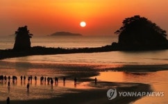 낙조명소 안면도 꽃지해변 새 단장…수영장·놀이터 조성