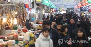 대형마트 안부럽네…차 타고 장보러 가는 창원 전통시장