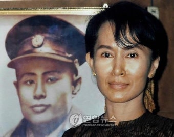 75세 아웅산 수치, 15년 가택연금·민주화 꽃에서 재감금까지