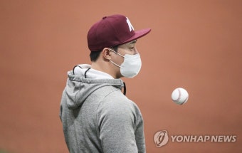 생각에 잠긴 김하성