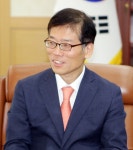 김우진 신임 울산법원장 취임…사법부 본연 모습 찾자