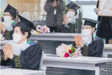 만학도 12명 첫 중학졸업시킨 영등포 늘푸름학교