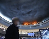 수원역 야외주차장 창고서 화재…인명 피해 없이 꺼져