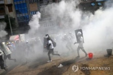 유혈 참사 미얀마 엑소더스 시작?…베트남인 약 400명 귀국(종합)