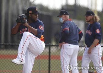 MLB 휴스턴 투수 8명, 코로나19로 캠프 떠나…최소 1주 격리