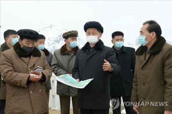 김덕훈 내각총리, 강원 김화군 지방공업공장 부지 방문