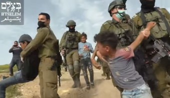 이스라엘군, 나물 캐던 팔레스타인 소년 5명 강제연행 논란