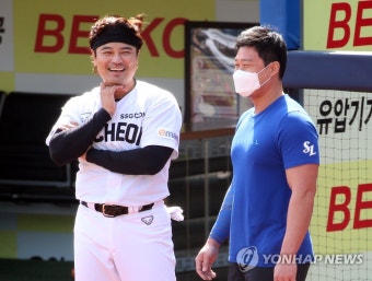 얘기 나누는 추신수·오승환