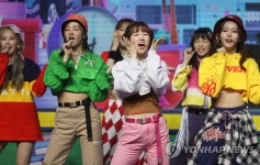 위클리, 미니앨범 위플레이로 컴백