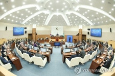 진해비행장 가덕신공항으로 이전해야…창원시의회 정치권 건의