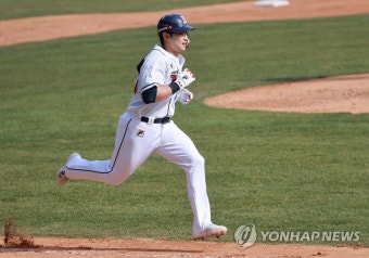 강승호, 두산 유니폼 입고 다시 그라운드에