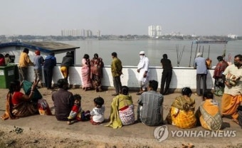 침대 밑 6시간 기다린 인도 남성, 아내 불륜남 흉기살해