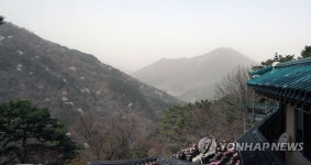 뿌옇게 변한 지리산 추성마을
