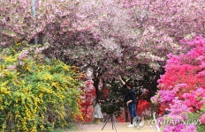 오지 마세요…전주 완산공원 꽃동산, 코로나19로 출입 통제