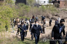 송현동 공원조성 부지 현장 시찰하는 서정협 대행