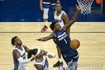 NBA 미네소타 1순위 신인 에드워즈 19점…'신인왕 보인다'