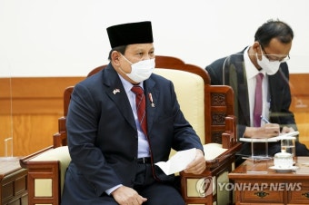 발언하는 인도네시아 프라보워 국방장관