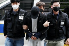 유흥주점 업주 사망 전 성폭행 중국인 영장심사 출석…묵묵부답