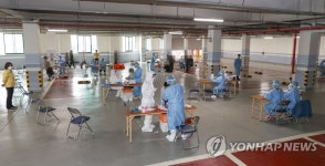 교회에 차려진 선별진료소