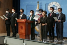 산자위 파행…與 민생법안 일괄 vs 野 손실보상법부터