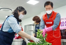 태백 사회봉사단체 공동작업장 첫 사업…김치 나눔