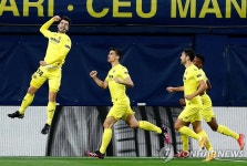 페르난데스·카바니 2골…맨유, UEL 4강 1차전서 로마 6-2 대파