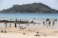 여름 같은 제주 봄 바다