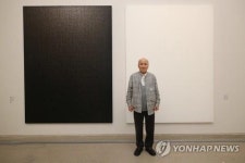 단색화 대가 정상화 아흔 넘어도 새로운 시도 계속