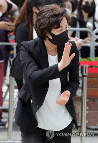 추미애 전 장관, 노무현 전 대통령 추도식 참석
