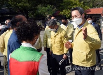 김희겸 재난안전관리본부장, 이재민 임시조립주택 방문