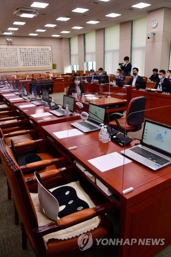 법사위, 국민의힘 불참 속 검찰총장 후보자 인사청문보고서 채택
