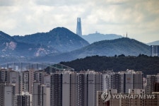 파주에서 보이는 서울 롯데타워
