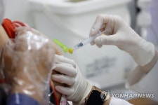 코로나19 백신 접종은 계속
