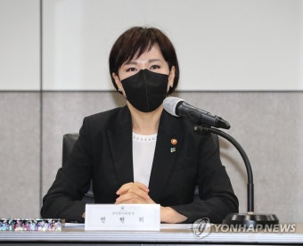 인사말하는 전현희 국민권익위원장