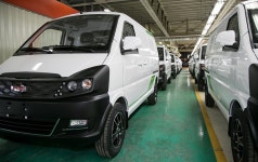 전북 군산형 일자리사업 첫 결실…소형 화물 전기차 다니고 밴