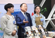 홍남기 부총리, 대한민국 동행세일 라이브커머스 출연