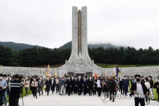 대전현충원 현충탑 참배 마친 윤석열
