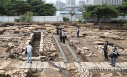경복궁 내 정화시설 갖춘 대형 화장실 유구 공개