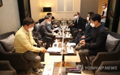산업부 장관, 대형유통매장 방역관리 특별점검