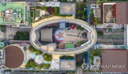 수도권 거리두기 4단계 시행 첫날, 한산한 일산 라페스타