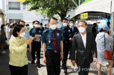 이형세 전북경찰청장, 덕진선별진료소 방문