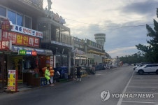 한산한 강릉 경포해변 식당가