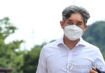 보석으로 석방되는 라임 사태 핵심 김봉현 전 회장