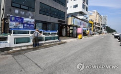 코로나19 확산으로 피서객 발길 끊어진 동해안 상가