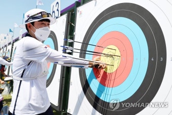 [올림픽] 양궁 막내 안산…올림픽 기록으로 예선 1위