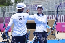 -올림픽- 양궁 혼성 김제덕·안산, 방글라데시 꺾고 8강행…인도와 맞대결